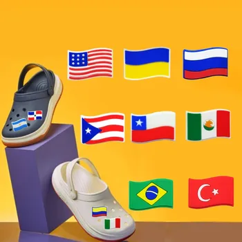 1pcs País de Bandeira Sapato Encantos da Sapata de Acessórios NOS RU UKR PR Bandeiras Nacionais Entupir Pinos Jardim Sandália Sapato Decorações